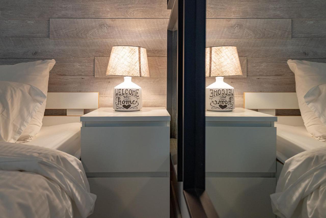 21 Apartament
