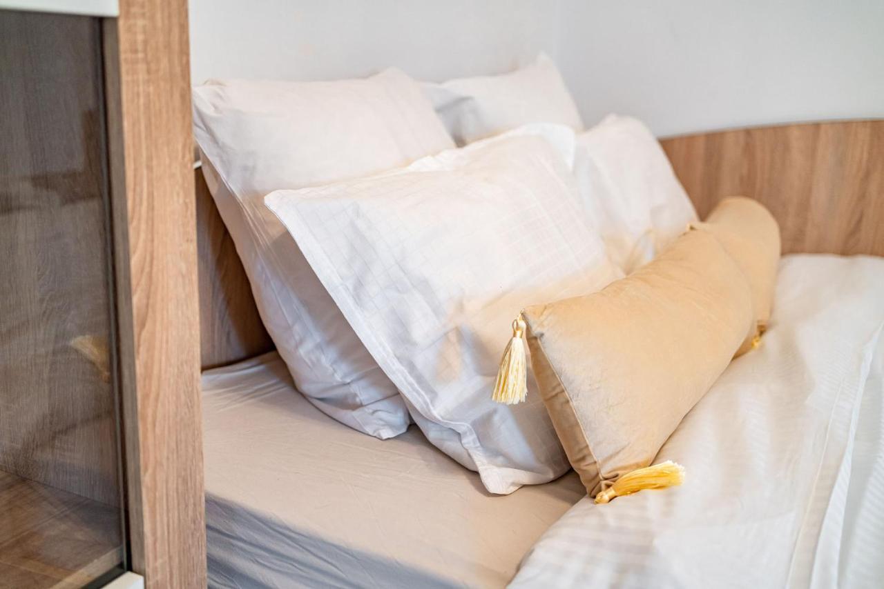 21 Apartament Bucureşti