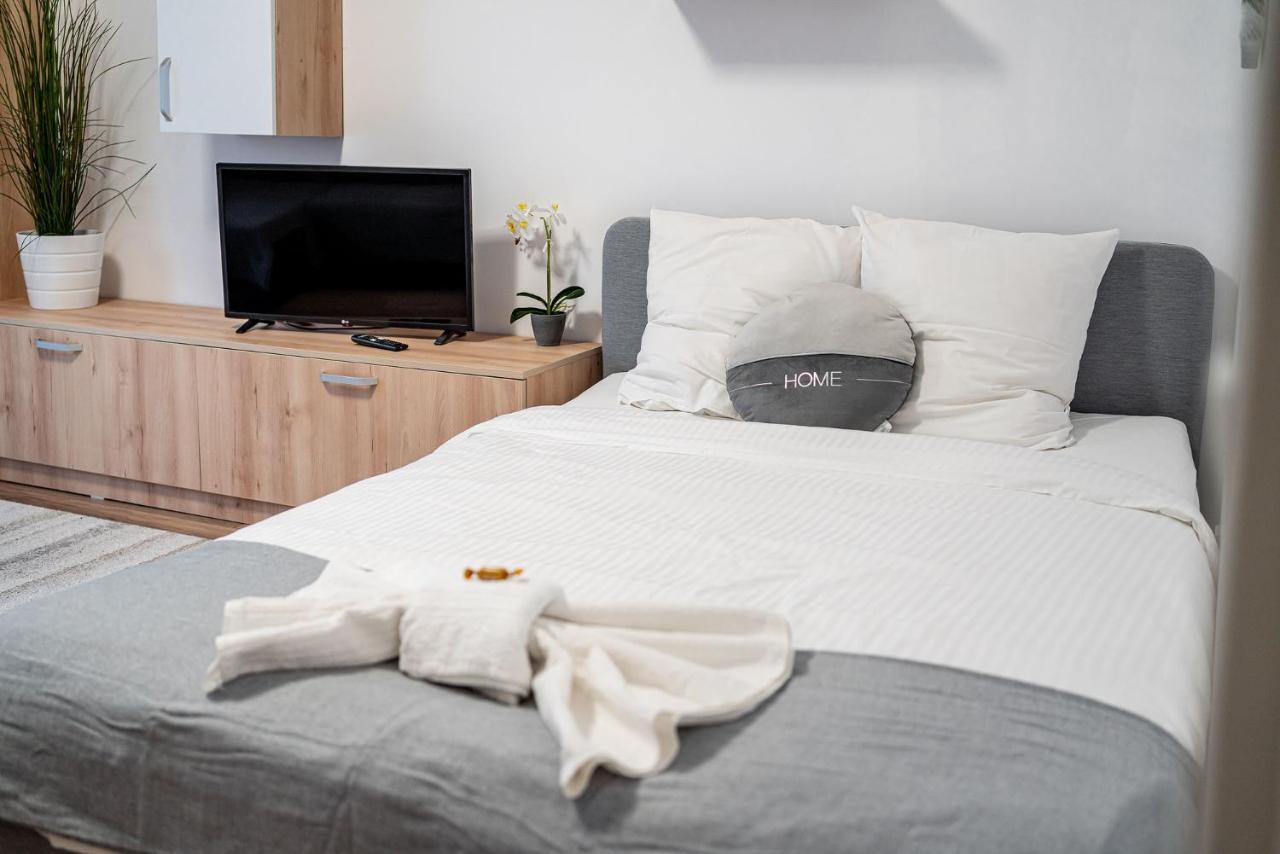 21 Apartament *